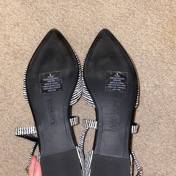 Express black & white sandals. Size 6. - Picture 7 of 7